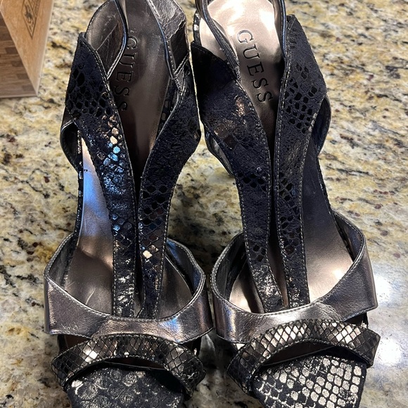 Guess Metallic Snake Print Heels in Sz 8.5 - Picture 6 of 6
